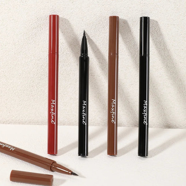 Langanhaltender Eyeliner-Zauber MySalvora